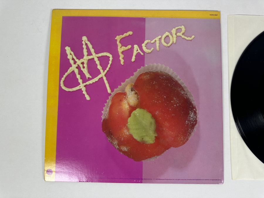 M - Pop Muzik DSRE 8887 Sire Records Vinyl Record 1979 [Photo 3]