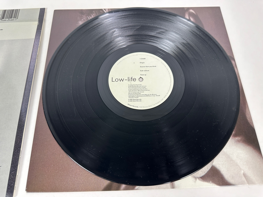 New Order - Low-life 1-25289 Qwest Records Vinyl Record 1985 [Photo 7]