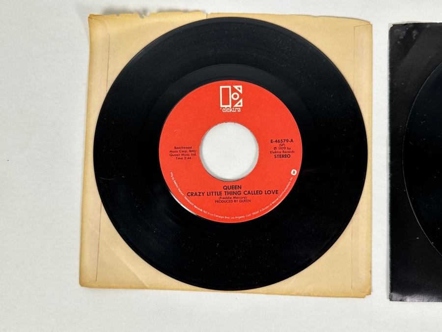 Queen - I Want To Break Free 7-PRO-9114 Capital Records 45 RPM Vinyl Record 1984 Promo Copy & Queen Crazy Little Thing Called Love E-46579 Elektra Records 45 RPM Vinyl Record 1979 [Photo 4]