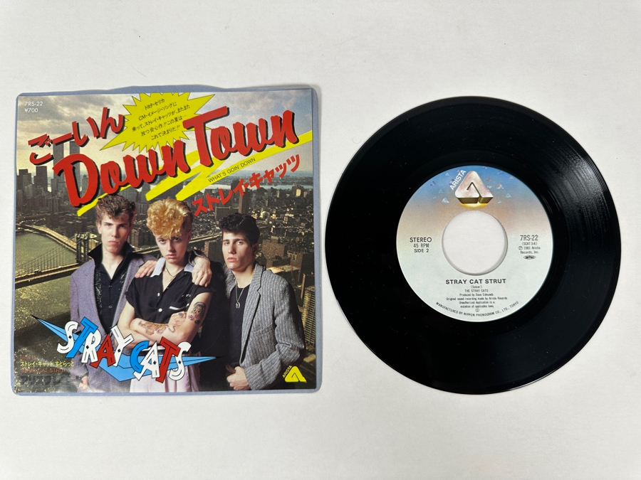 The Stray Cats - Stray Cat Strut Down Town (Cross That Bridge) 7RS-22 Arista 45 RPM Vinyl Record 1981 Japan Import [Photo 1]