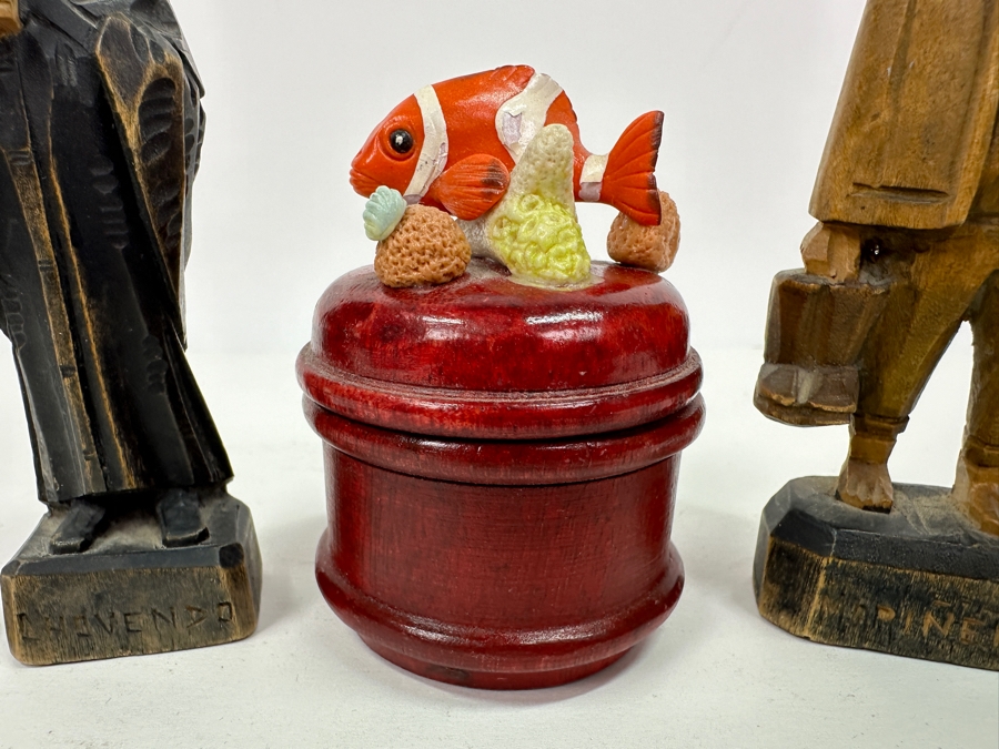 Just Added - Pair Of Vintage Carved Woodend Miniature Figurines 4'H & Wooden Box With Fish Finial [Photo 4]