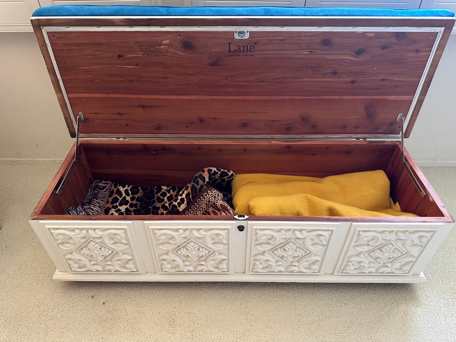 Just Added - Vintage Lane Sweetheart Cedar Chest 50'W X 17'D X 18'H [Photo 5]