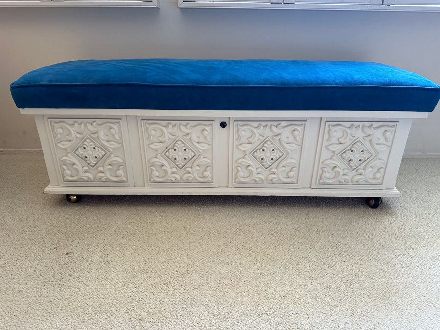 Just Added - Vintage Lane Sweetheart Cedar Chest 50'W X 17'D X 18'H [Photo 2]