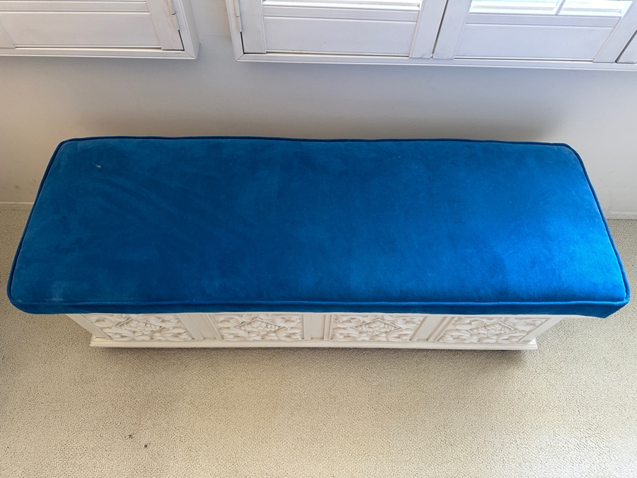 Just Added - Vintage Lane Sweetheart Cedar Chest 50'W X 17'D X 18'H [Photo 3]