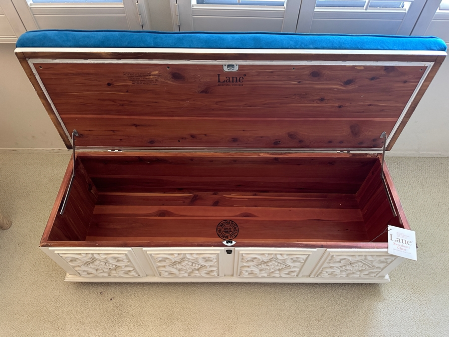 Just Added - Vintage Lane Sweetheart Cedar Chest 50'W X 17'D X 18'H [Photo 9]