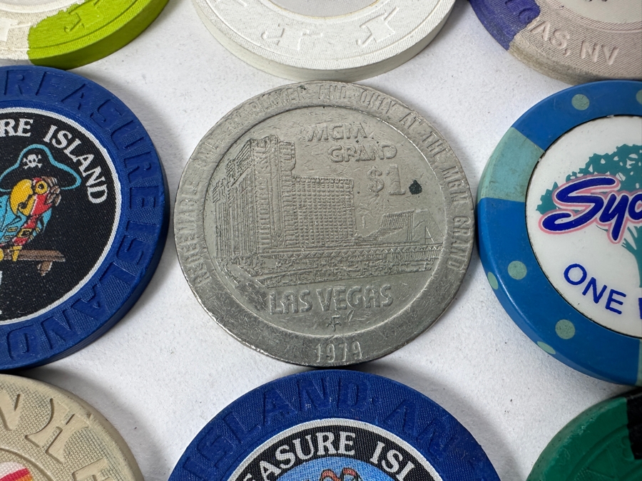 Vintage $1 Casino Chips Mainly From Las Vegas: Bally's, Sahara, Excalibur, Treasure Island, Barbary Coast, Stardust, Hilton Las Vegas, Aladdin [Photo 5]
