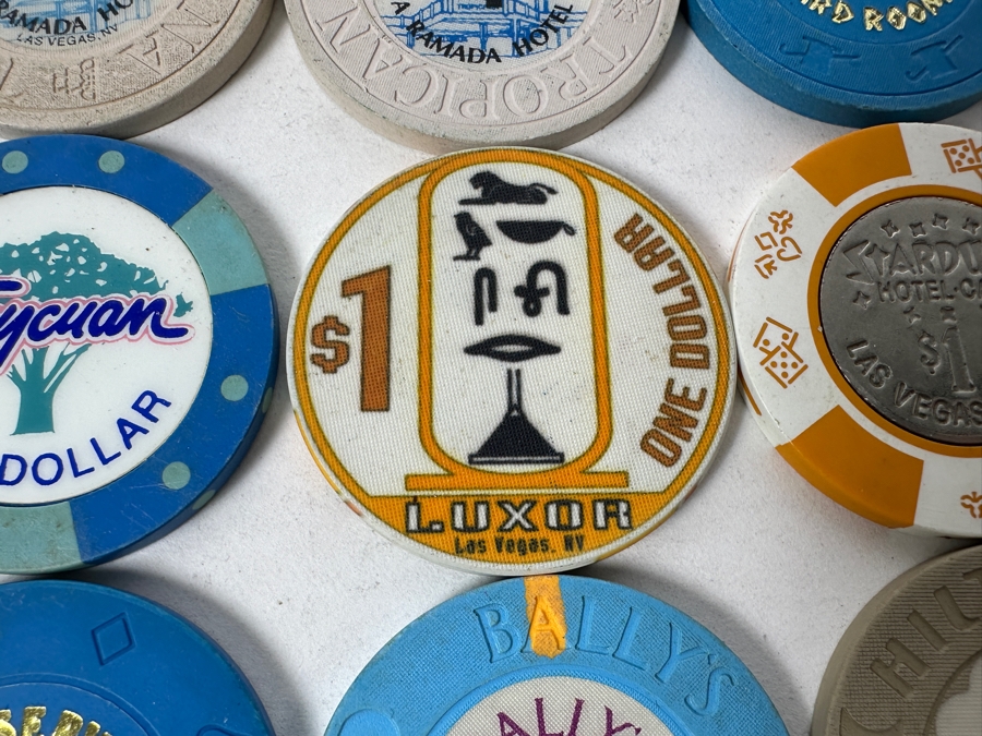Vintage $1 Casino Chips Mainly From Las Vegas: Queens, Mirage, Circus Circus, Fremont, Tropicana, Caesars Palace, Golden Nugget, Luxor, Stardust, John Ascuaga's Nugget, Bally's, Hilton Las Vegas [Photo 8]