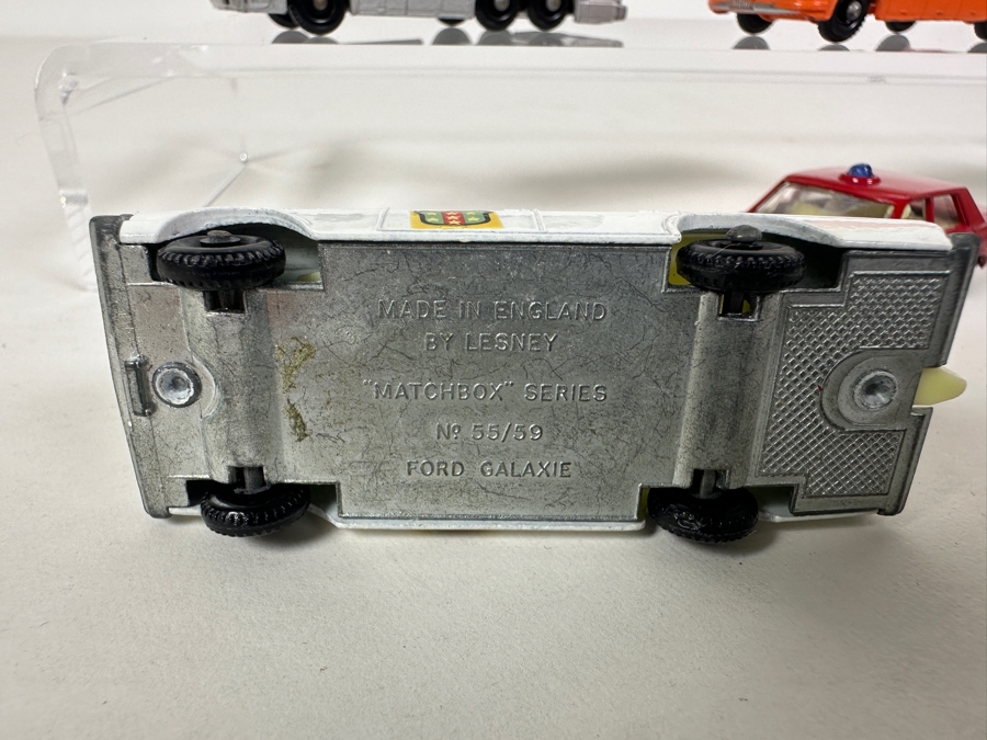 Collection Of Vintage Matchbox Series Lesney Cars: No. 55/59 Ford Galaxie, No. 59 Ford Galaxie, Coach, No. 68 Mercedes Coach, No. 27 Mercedes 230 SL, No. 41 Ford G.T. [Photo 9]