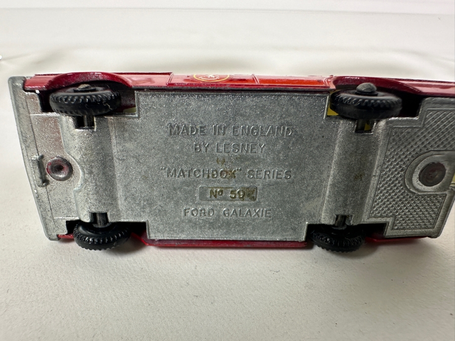 Collection Of Vintage Matchbox Series Lesney Cars: No. 55/59 Ford Galaxie, No. 59 Ford Galaxie, Coach, No. 68 Mercedes Coach, No. 27 Mercedes 230 SL, No. 41 Ford G.T. [Photo 10]