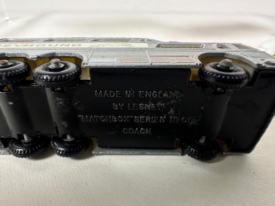 Collection Of Vintage Matchbox Series Lesney Cars: No. 55/59 Ford Galaxie, No. 59 Ford Galaxie, Coach, No. 68 Mercedes Coach, No. 27 Mercedes 230 SL, No. 41 Ford G.T. [Photo 11]