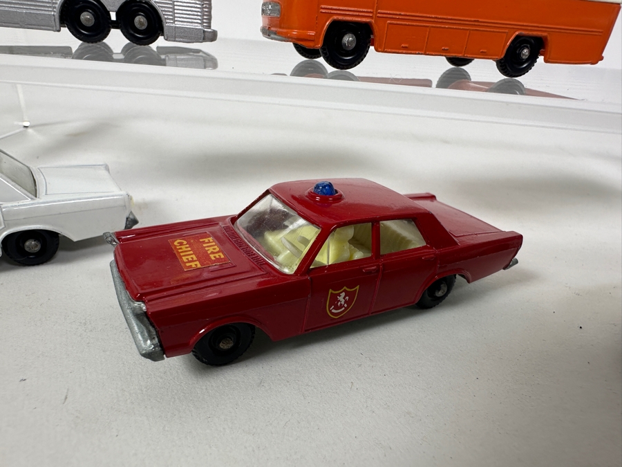 Collection Of Vintage Matchbox Series Lesney Cars: No. 55/59 Ford Galaxie, No. 59 Ford Galaxie, Coach, No. 68 Mercedes Coach, No. 27 Mercedes 230 SL, No. 41 Ford G.T. [Photo 4]
