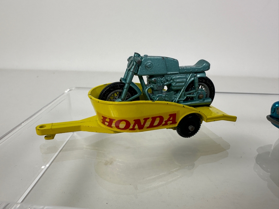 Collection Of Vintage Matchbox Series Lesney Cars: No. 69 Rolls Royce Silver Shadow Coupe 1969, NO. 38 Honda Motorcycle & Trailer And No. 9 Trailer & Boat [Photo 3]