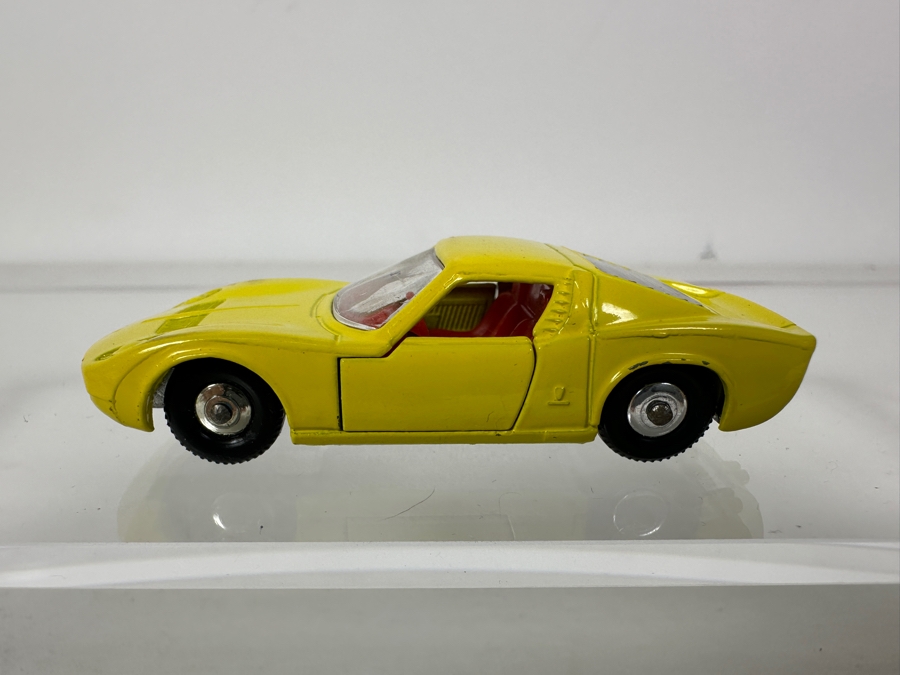 Vintage Matchbox Series No. 33 Lamborghini Miura Car By Lesney [Photo 2]