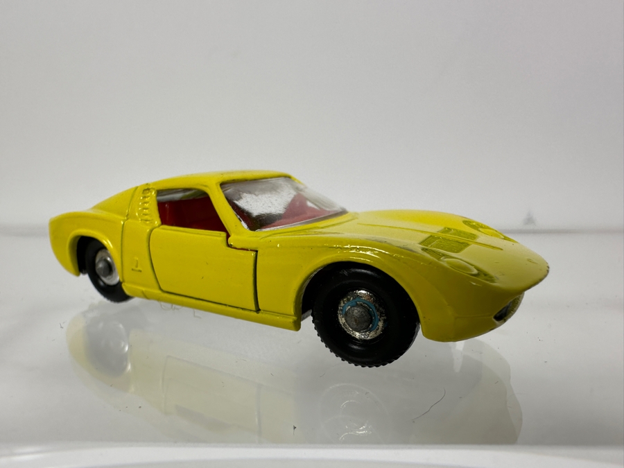 Vintage Matchbox Series No. 33 Lamborghini Miura Car By Lesney [Photo 3]