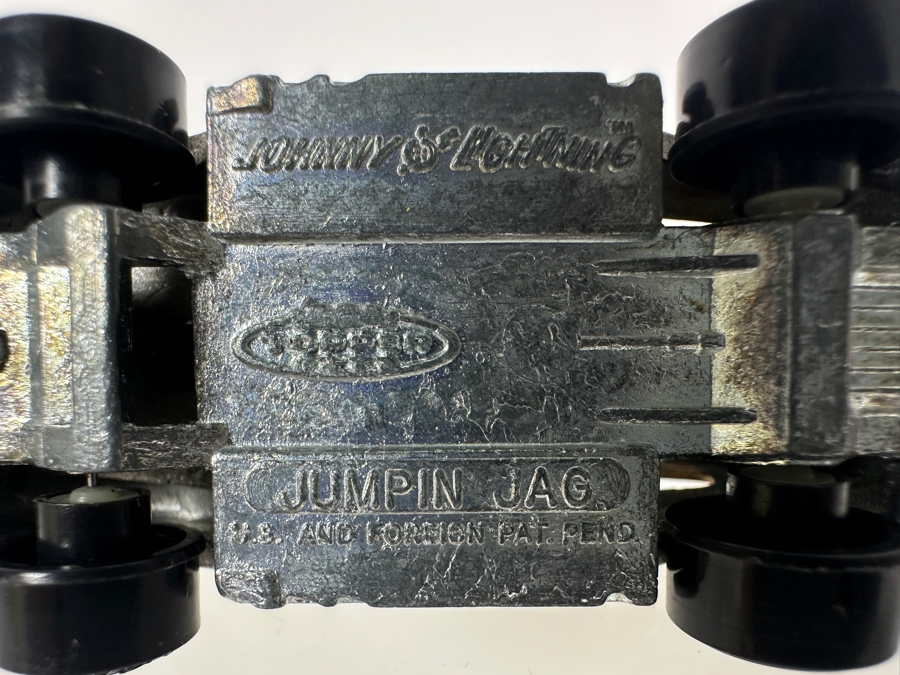 Vintage Johnny Lighting Topper Jumpin Jag Car [Photo 6]