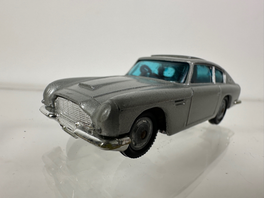 Vintage HUSKY Corgi James Bond Aston Martin Car [Photo 5]
