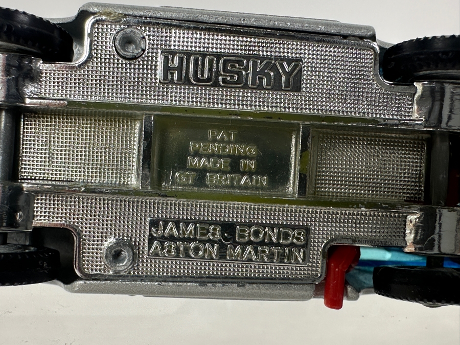 Vintage HUSKY Corgi James Bond Aston Martin Car [Photo 8]