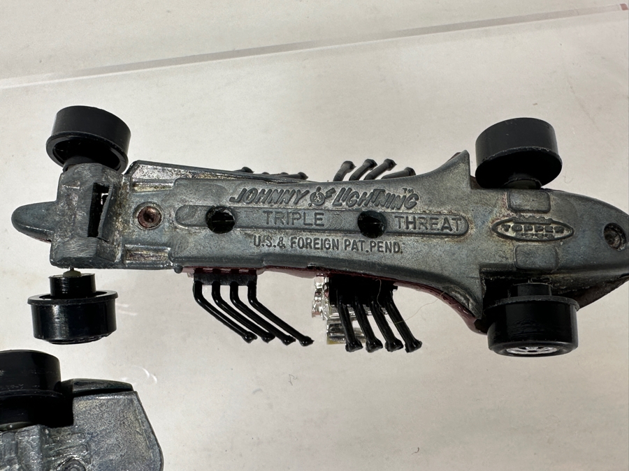 Vintage Pair Of Johnny Lightning Topper Cars: Triple Threat And Vicious Vette [Photo 9]