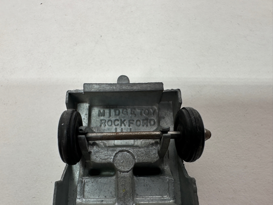 Vintage Midgetoy U.S. Army Troop Carrier With Trailer And Pair Of TootsieToy Wrecker Tow Trucks [Photo 6]