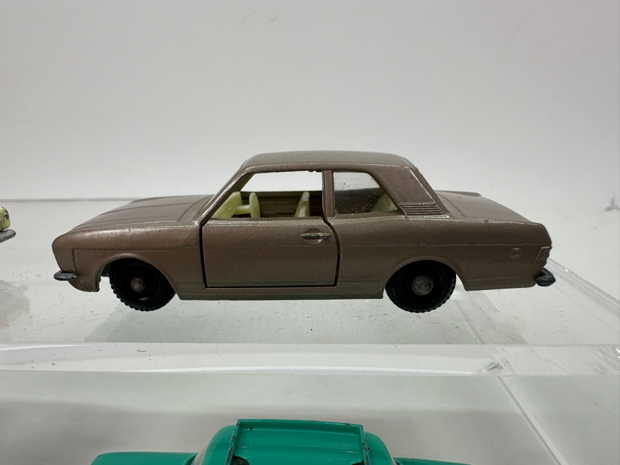 Collection Of Vintage Matchbox Series Cars By Lesney: No. 67 Volkswagen 1600 TL, No. 50 Kennel Truck, No. 56 Fiat 1500, No. 53 Ford Zodiac MK IV, No. 45 Ford Corsair, No. 25 Ford Cortina [Photo 7]