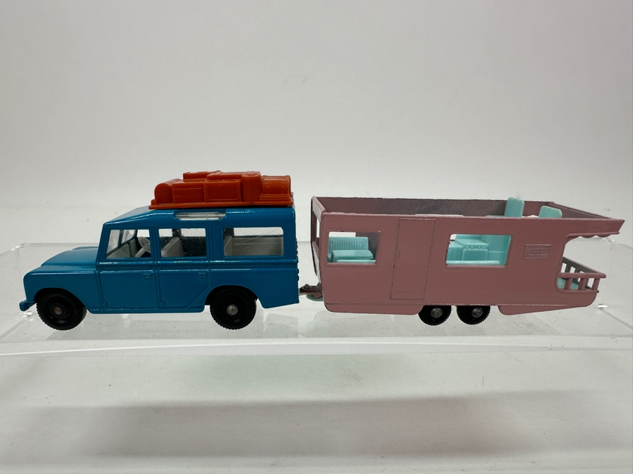 Vintage Matchbox Series By Lesney No. 12 Land Rover Safari Plus No. 23 Trailer Caravan [Photo 2]