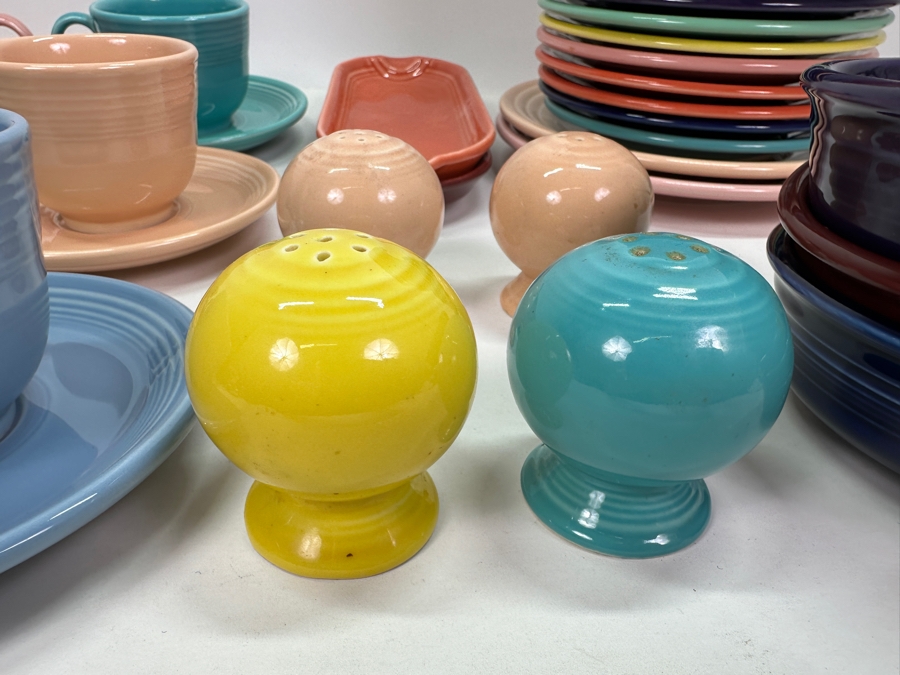 Fiesta Fiestaware - Large Set Of Colorful Cups & Saucers, Bowls, Plates And Salt & Pepper Shakers 42 Pieces [Photo 6]