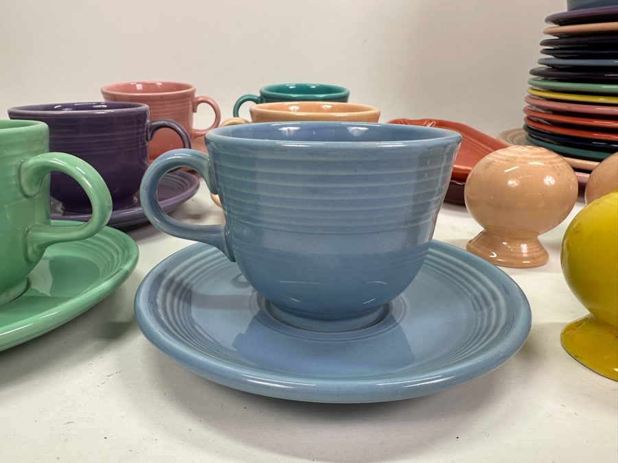 Fiesta Fiestaware - Large Set Of Colorful Cups & Saucers, Bowls, Plates And Salt & Pepper Shakers 42 Pieces [Photo 4]