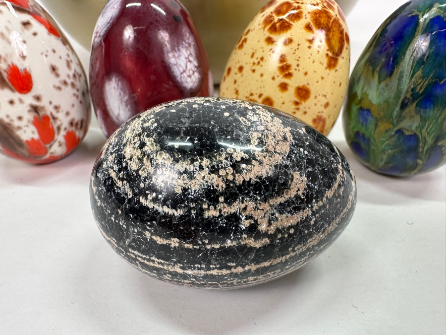 Bowl Of Various Mid-Century Ceramic Eggs And Stone Eggs [Photo 8]