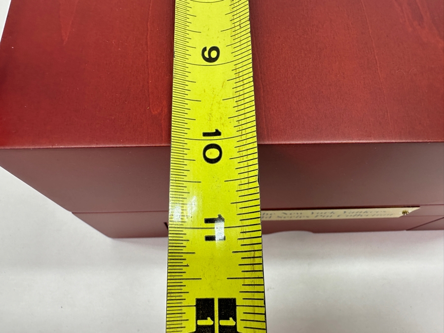 Pin Collection Box - The New York Yankees World Series Pin Collection (Empty - No Pins) 10'W X 10'D X 5.5'H [Photo 10]