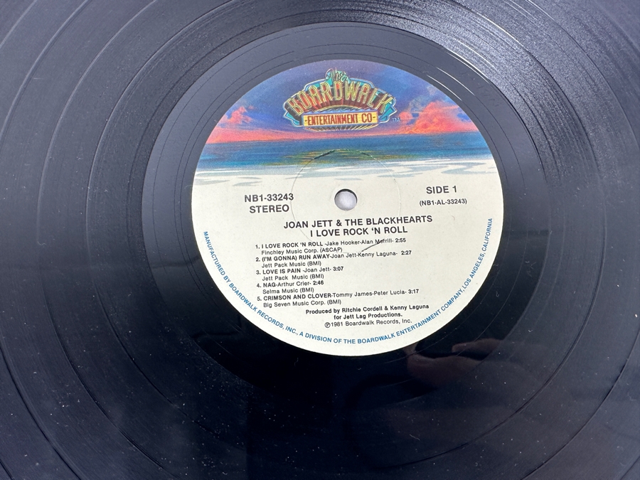 Joan Jett & The Blackhearts - I Love Rock 'N Roll Boardwalk Records NB1-33243 1981 Vinyl Record [Photo 5]