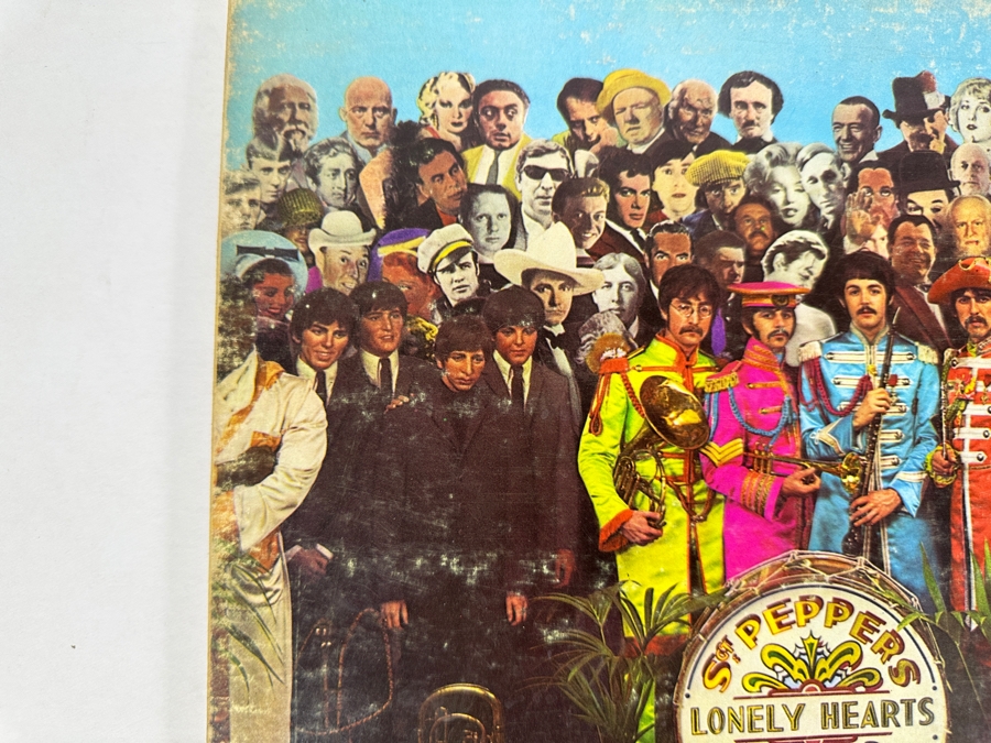 The Beatles - Sgt. Pepper's Lonely Hearts Club Band Capitol Records SMAS-2653 Gatefold Vinyl Record [Photo 3]