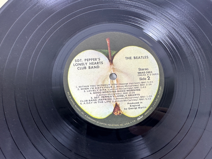 The Beatles - Sgt. Pepper's Lonely Hearts Club Band Capitol Records SMAS-2653 Gatefold Vinyl Record [Photo 10]