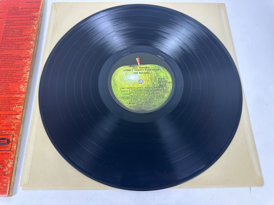 The Beatles - Sgt. Pepper's Lonely Hearts Club Band Capitol Records SMAS-2653 Gatefold Vinyl Record [Photo 7]