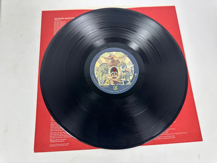 Queen - News Of The World Elektra Records 6E-112 1977 Gatefold Vinyl Record [Photo 11]
