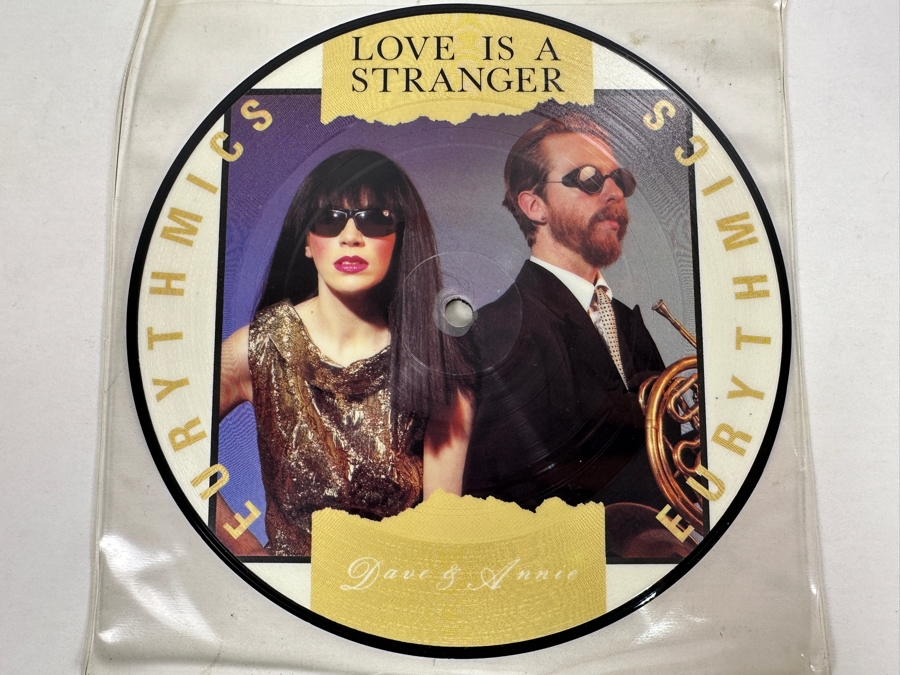 Eurythmics - Love Is A Stranger RCA Records DA (P) 1 7' 45 RPM Single Picture Disc 1982 [Photo 1]