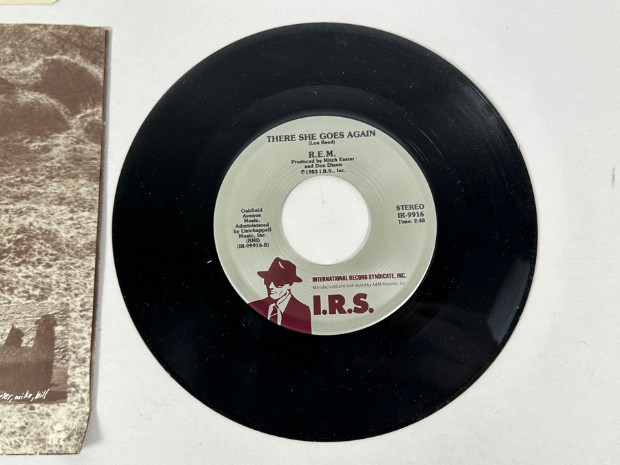 R.E.M. - Don't Go Back To Rockville IR-9931 1984 / Radio Free Europe IR-9916 45 RPM Vinyl Record 1983 [Photo 12]