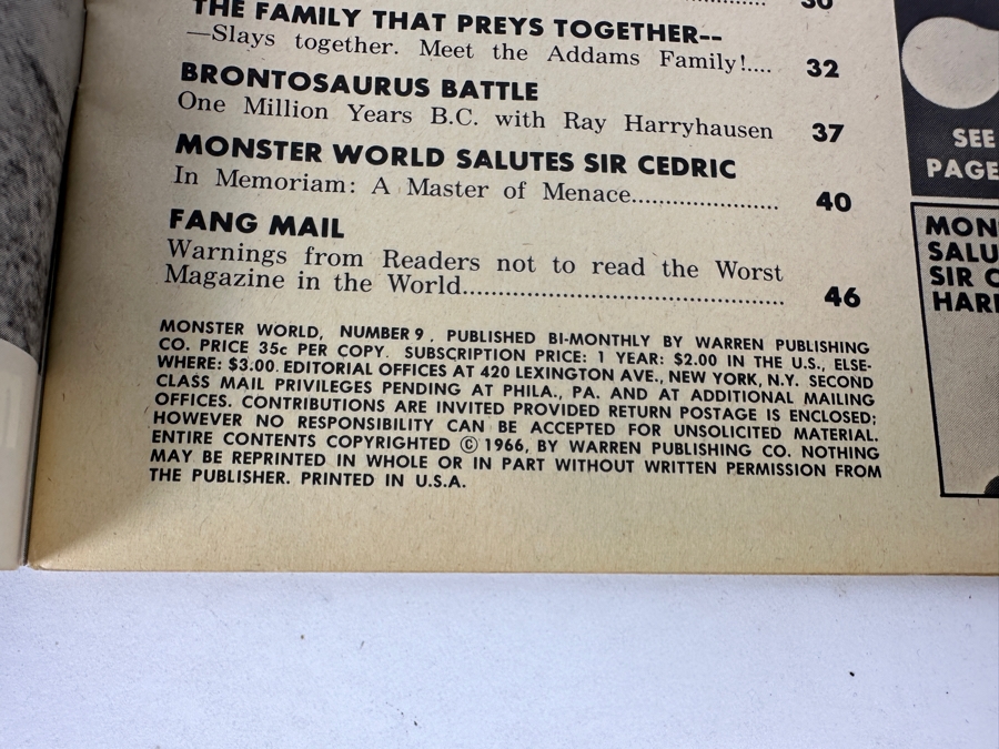 Vintage 1964 Monster World #2 The Munsters Exclusive First Photos And Vintage 1966 Monster World #9 Meet The Addams Family (Warren Magazine Comic Books) [Photo 19]
