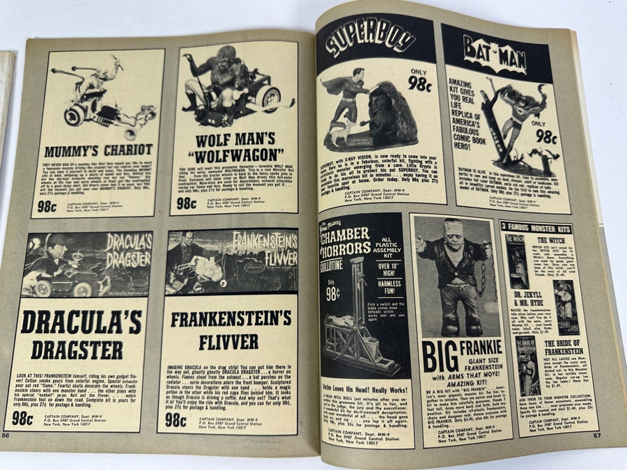 Vintage 1964 Monster World #2 The Munsters Exclusive First Photos And Vintage 1966 Monster World #9 Meet The Addams Family (Warren Magazine Comic Books) [Photo 26]