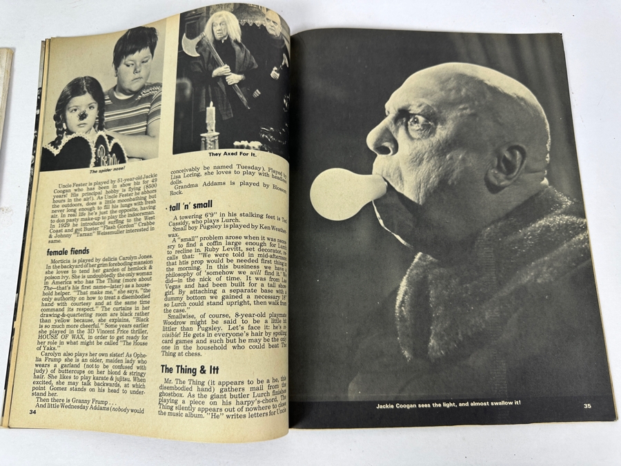 Vintage 1964 Monster World #2 The Munsters Exclusive First Photos And Vintage 1966 Monster World #9 Meet The Addams Family (Warren Magazine Comic Books) [Photo 23]