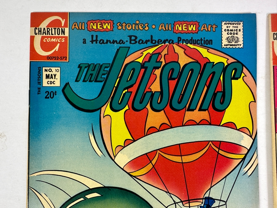 Vintage 1972 Charlton Comics The Jetsons Vol. 3, #10 & 1973 Vol. 4, #16 Comic Books [Photo 2]
