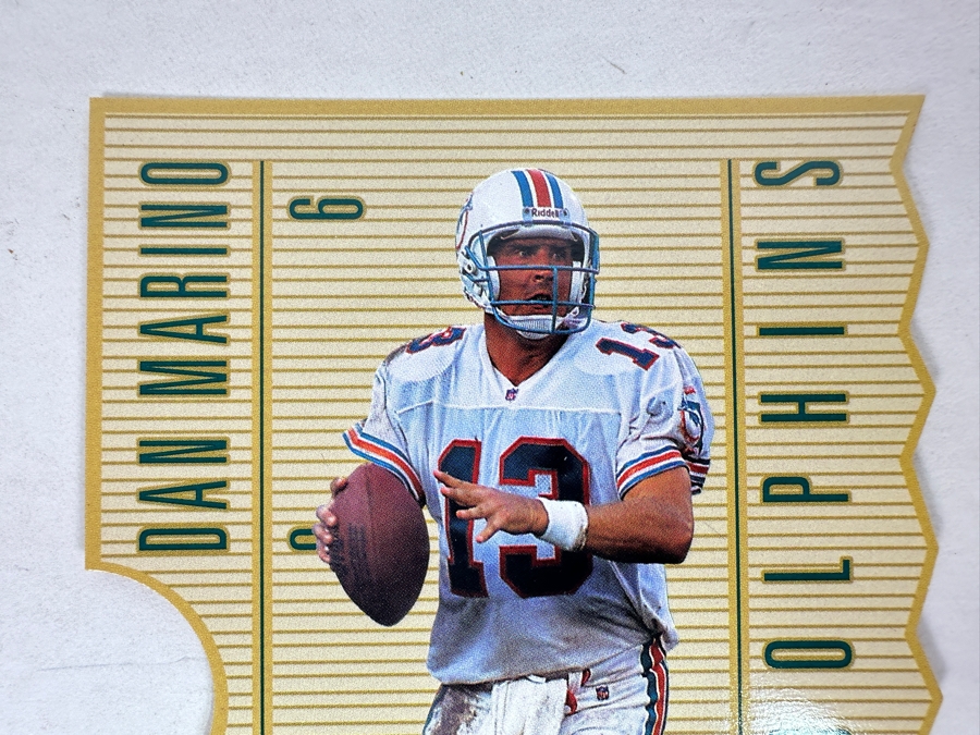 Limited Edition 1996 Upper Deck Oversized Dan Marino Miami Dolphins Football Card Numbered 4,243 Of 5,000 [Photo 2]
