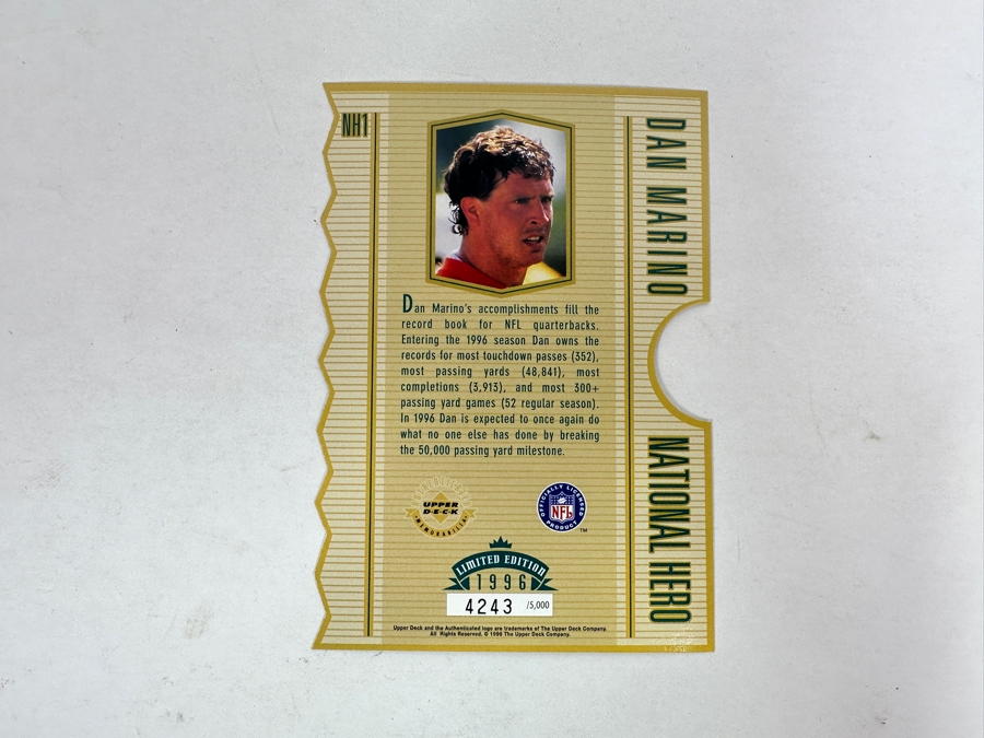 Limited Edition 1996 Upper Deck Oversized Dan Marino Miami Dolphins Football Card Numbered 4,243 Of 5,000 [Photo 4]