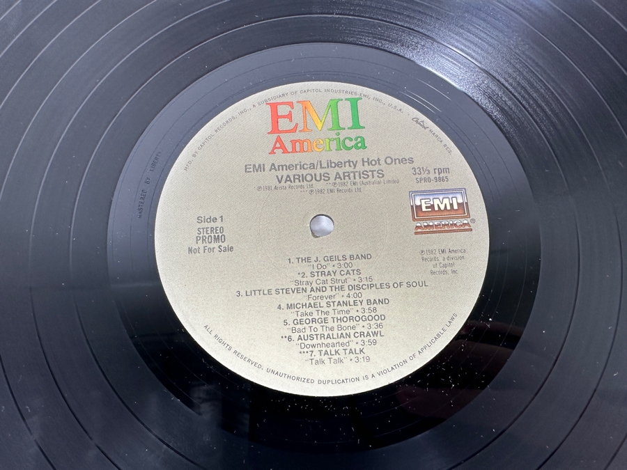 Vintage 1982 EMI America / Liberty Hot Ones Various Artists Compilation EMI America Records SPRO-9865 Vinyl Record [Photo 4]