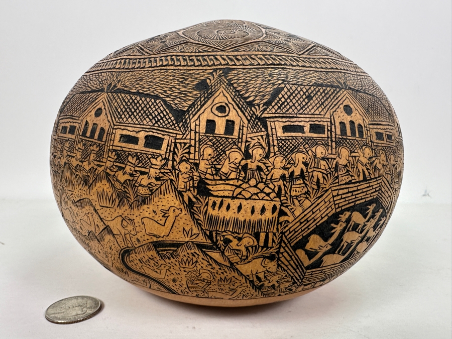 Vintage Intricately Carved Gourd 7W [Photo 3]
