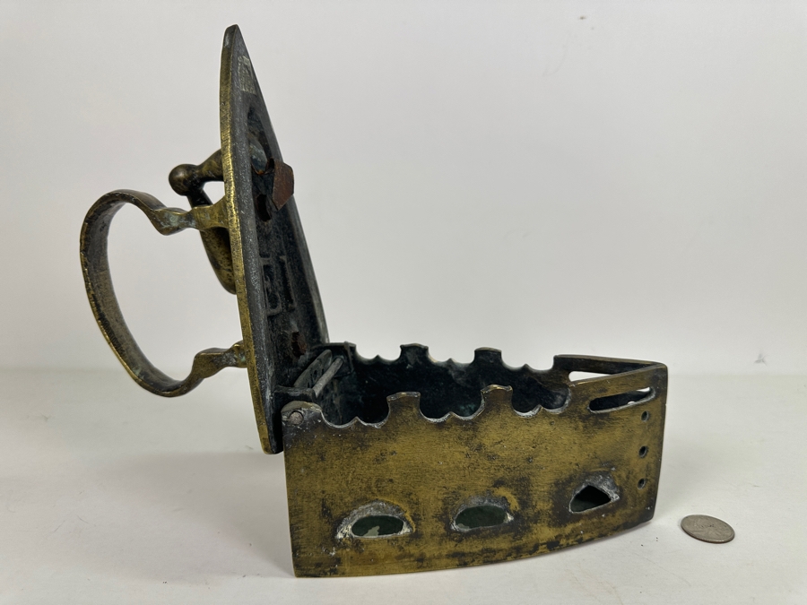 Old Brass Iron Marked EI 7W X 4D X 7.5H [Photo 3]