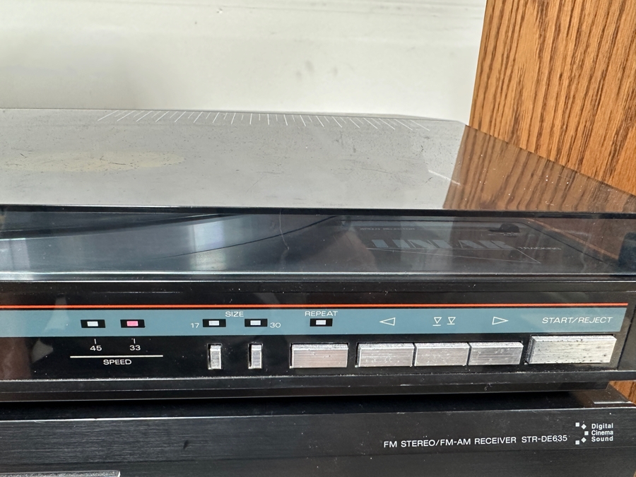 Just Added - Fisher Full Automatic Linear Tracking Turntable Record Player MT-57 (Missing One Of The Back Hinges) - Tested Working [Photo 4]