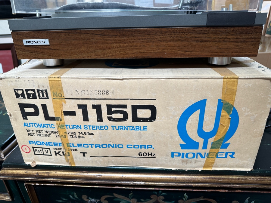 Just Added - Vintage Pioneer PL-115D Automatic Return Stereo Turntable Record Player With Original Box - Working But Needs New Rubber Belt [Photo 3]