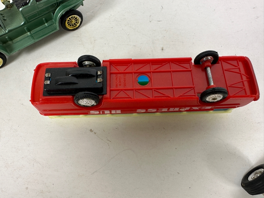Vintage Hong Kong Toy Cars & Express Bus [Photo 9]