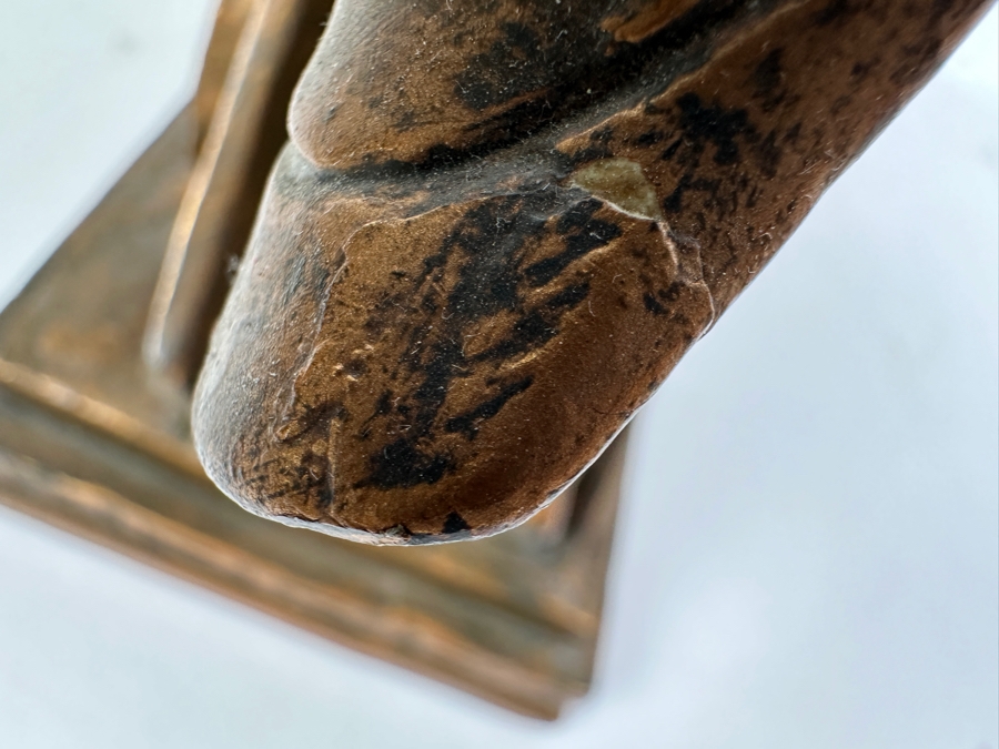 Signed Roman Warrior Chariot Painted Chalkware Statue Signed MAS 14.5W X 5D X 12H [Photo 10]