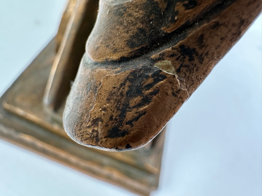 Signed Roman Warrior Chariot Painted Chalkware Statue Signed MAS 14.5W X 5D X 12H [Photo 11]